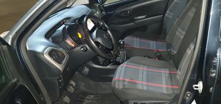 Peugeot 108 2017 1.2 VTi 82 Allure-thumb-15