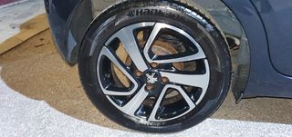 Peugeot 108 2017 1.2 VTi 82 Allure-thumb-25