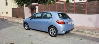 Toyota Auris 2014-thumb-2