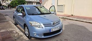 Toyota Auris 2014-thumb-5