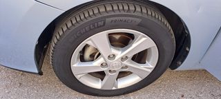 Toyota Auris 2014-thumb-8