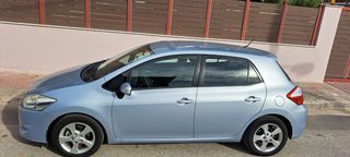 Toyota Auris 2014-thumb-1