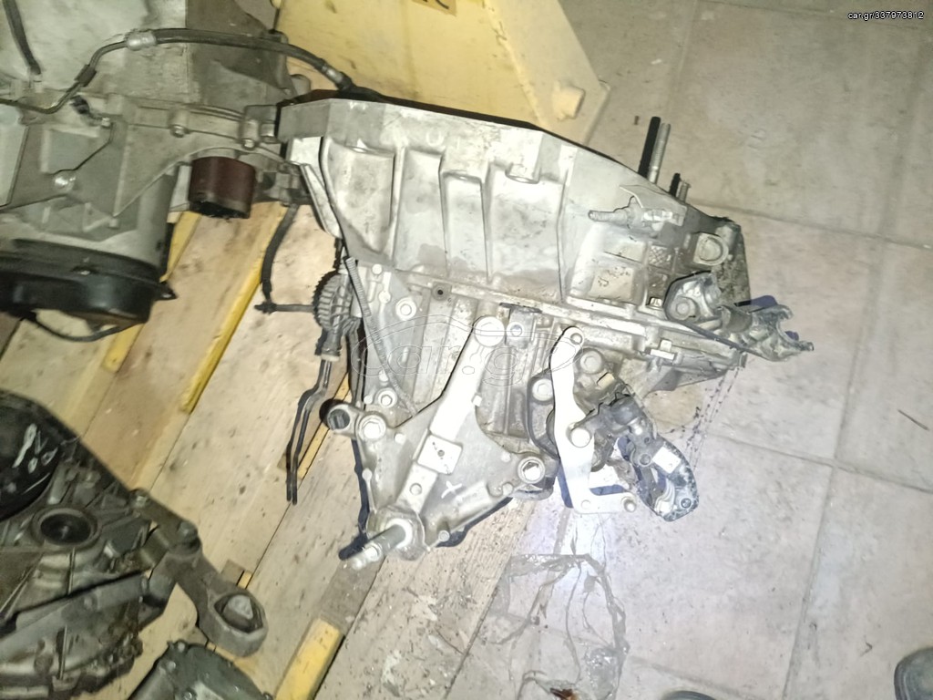 RENAULT CLIO  JR 5335 2015-2019 ΣΑΣΜΑΝ , ΚΙΒΩΤΙΟ ΤΑΧΥΤΗΤΩΝ