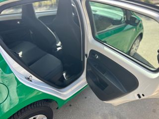 Volkswagen Up 2016-thumb-10