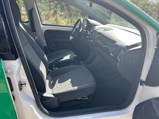Volkswagen Up 2016-thumb-13