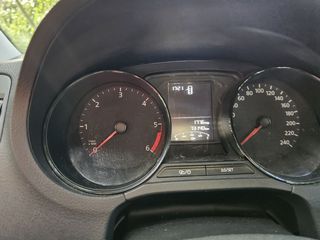 Volkswagen Polo 2017-thumb-5