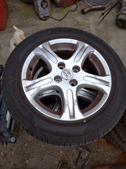 Toyota Yaris 185/60/15  DOT 0417