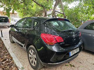 Opel Astra 2015-thumb-2