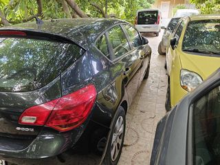 Opel Astra 2015-thumb-1
