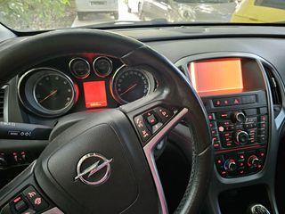 Opel Astra 2015-thumb-4