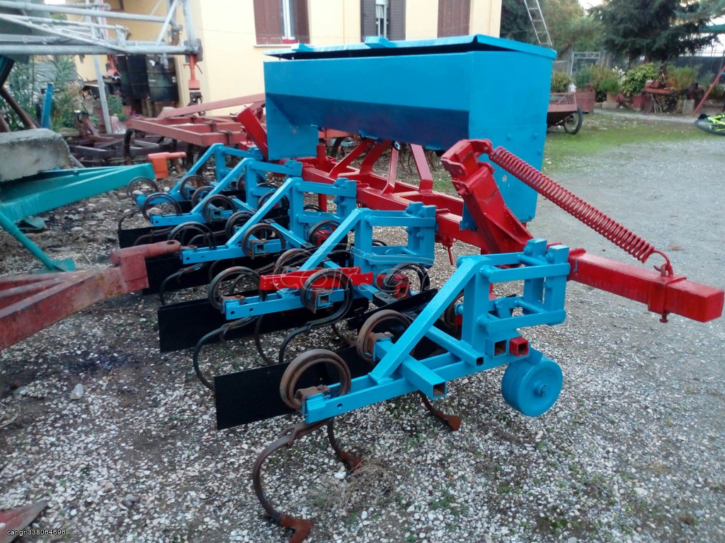 Σκαλιστήρια 2005