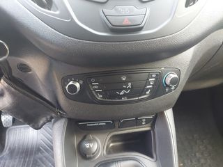 Ford Tourneo Courier 2016-thumb-65