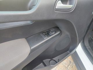 Ford Tourneo Courier 2016-thumb-70