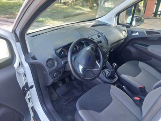 Ford Tourneo Courier 2016-thumb-71