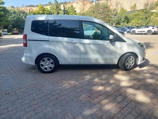 Ford Tourneo Courier 2016-thumb-1