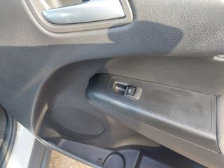 Ford Tourneo Courier 2016-thumb-54