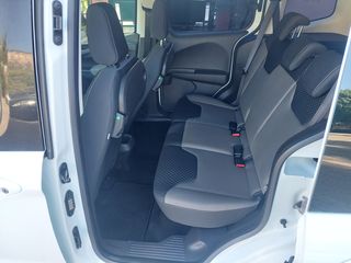 Ford Tourneo Courier 2016-thumb-62