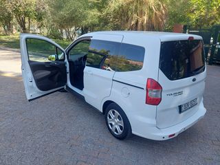 Ford Tourneo Courier 2016-thumb-11