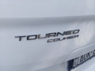 Ford Tourneo Courier 2016-thumb-29