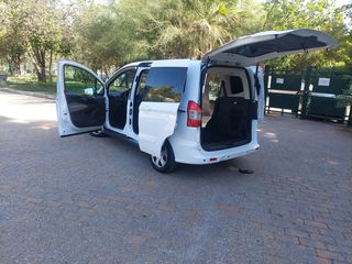 Ford Tourneo Courier 2016-thumb-12