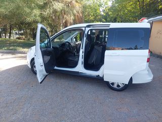 Ford Tourneo Courier 2016-thumb-20