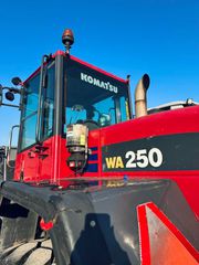 Φορτωτής Με Λάστιχα Komatsu 2003 WA250-5H-thumb-10