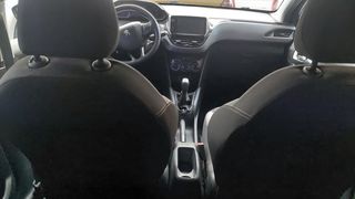 Peugeot 208 2014-thumb-8