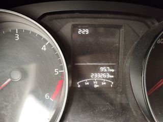 Volkswagen Polo 2015-thumb-5