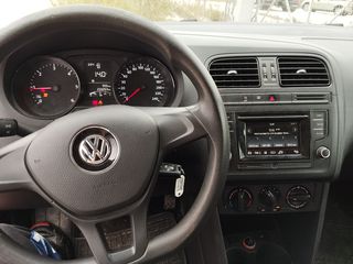 Volkswagen Polo 2015-thumb-12