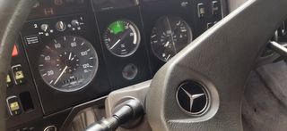 Mercedes-Benz 2000-thumb-10