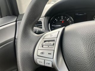 Nissan Pulsar 2016-thumb-12