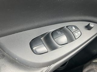 Nissan Pulsar 2016-thumb-13