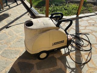 Πιεστικό μηχάνημα ζεστού νερού karcher