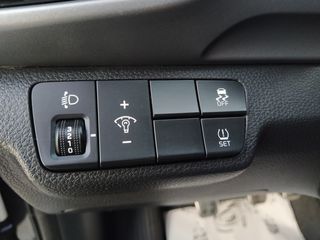 Kia Stonic 2018 1.6 CRDi Launch Edition-thumb-39
