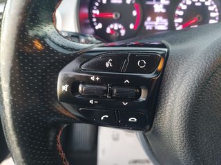 Kia Stonic 2018 1.6 CRDi Launch Edition-thumb-26