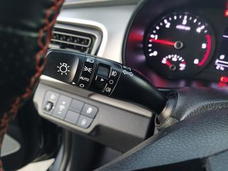 Kia Stonic 2018 1.6 CRDi Launch Edition-thumb-28