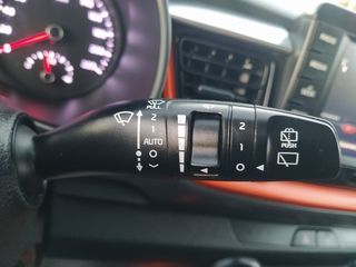 Kia Stonic 2018 1.6 CRDi Launch Edition-thumb-29