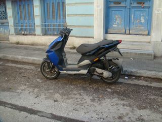Piaggio NRG Power 2010-thumb-2