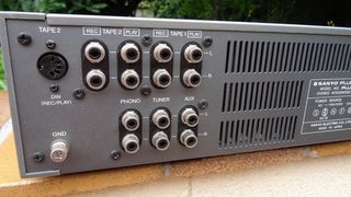 ΕΝΙΣΧΥΤΗΣ SANYO PLUS A-35-thumb-1