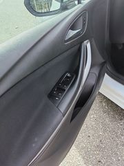 Opel Astra 2020-thumb-23