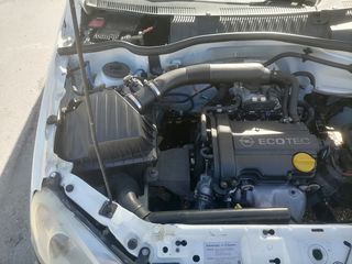 Opel Corsa 2002 1000cc5θυρο full extra A/C YT-thumb-12