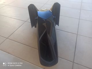 Αριστερή ουρά v strom και μπροστινό φτερό 