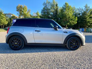 Mini Cooper SE 2023 Premium Piano Black-thumb-8