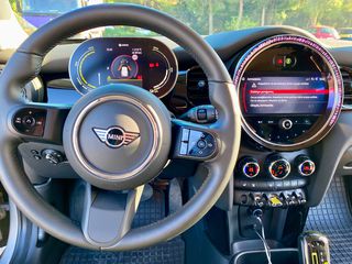 Mini Cooper SE 2023 Premium Piano Black-thumb-12