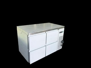 Ψυγείο πάγκος συντήρηση με μηχανή δεξιά και 4 συρτάρια