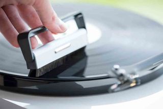 Project Audio BRUSH-IT anti-static record brush cleaner - Pro-Ject Audio-thumb-1