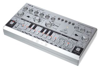 Behringer TD-3-SR Analogue Bass Line Synthesizer - Behringer