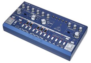 Behringer TD-3-BU Analogue Bass Line Synthesizer - Behringer