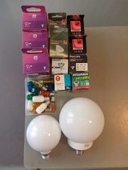 Λάμπες, σποτάκια  διάφορα σε λειτουργία, 10 ευρώ όλα μαζί.