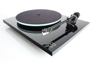 REGA PLANAR 2 Black Gloss Turntable - rega